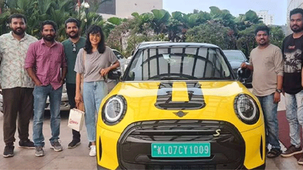 മഞ്ജുവിന്റെ യാത്ര ഇനി മഞ്ഞ മിനി കൂപ്പറിൽ..!!🤩🥳 മോളിവുഡിലെ ആദ്യ ഇലക്ട്രിക് ആഡംബര കാർ സ്വന്തമാക്കി താരം...😍👌 | Manju New Mini Cooper