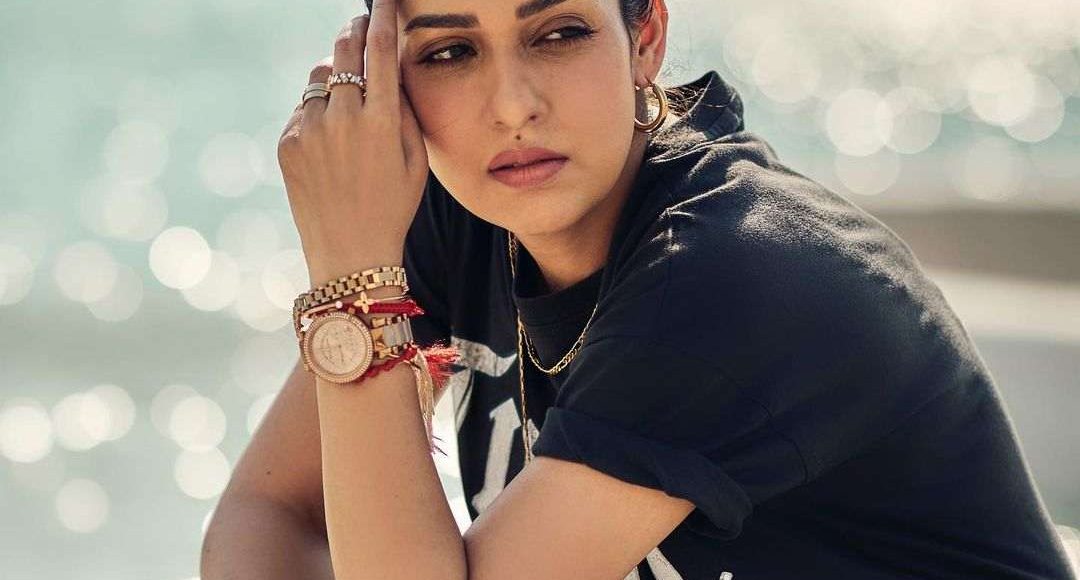 300433054_1207711250086338_379856763043866703_n_11zon